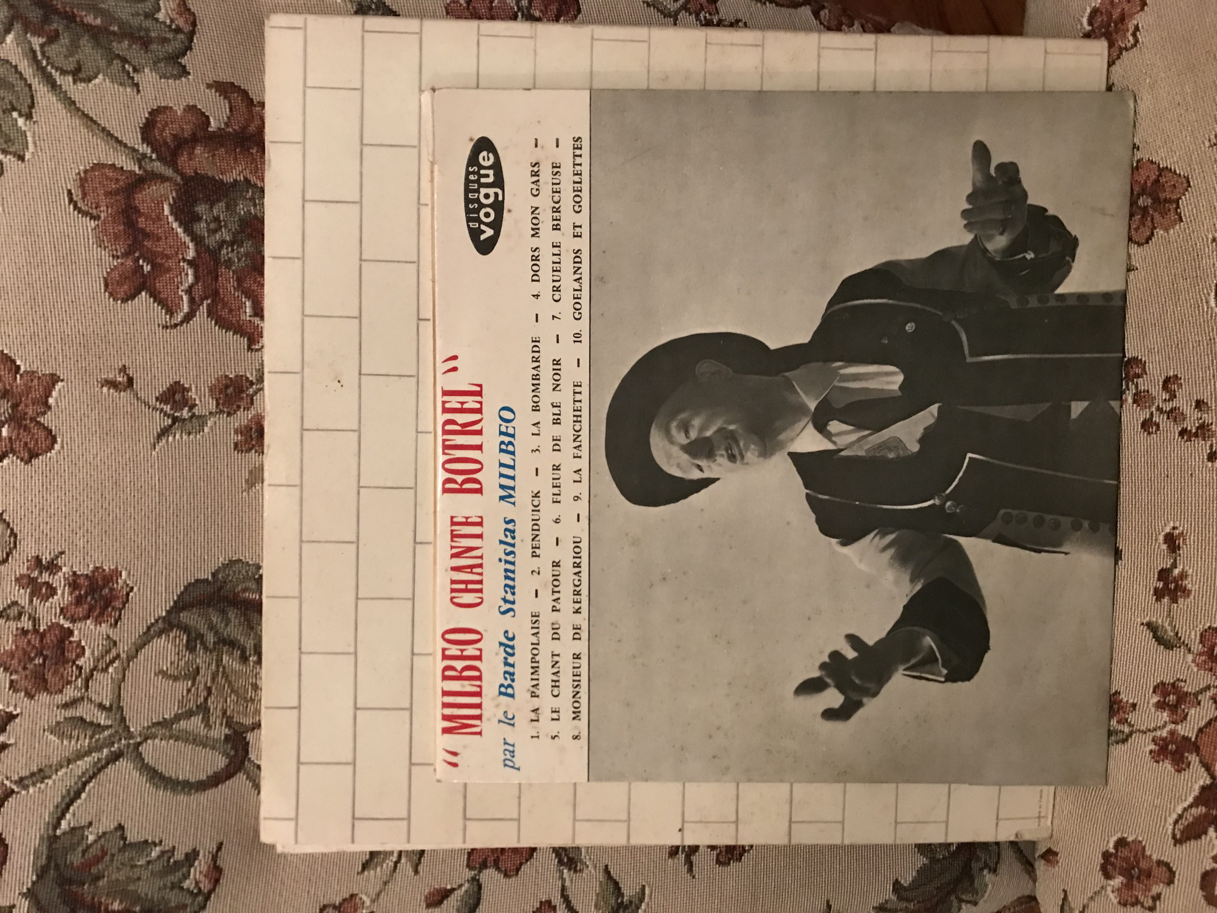 Vinyls T (19)